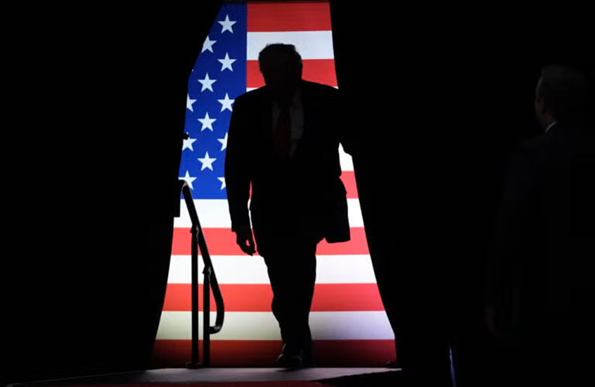 قانون "إنقاذ أمريكا" وذريعة ترامب الانتخابية