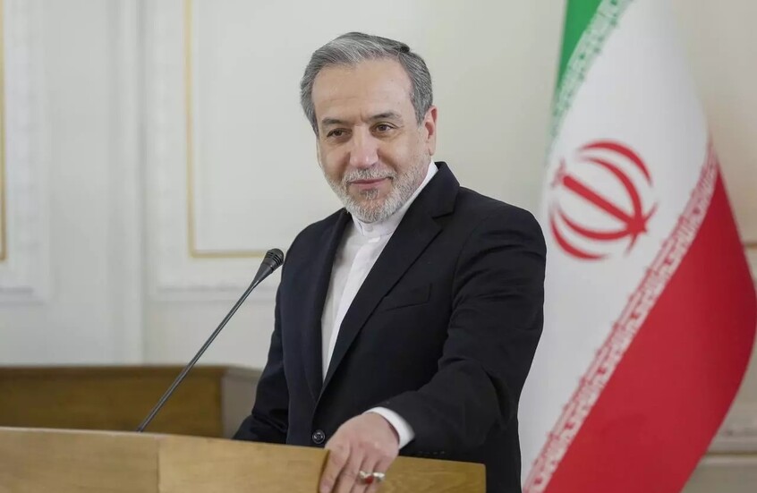 إيران تطمئن جيرانها.. عراقجي ينقل للقاهرة وأنقرة والرياض انطباعاته عن محادثات مسقط