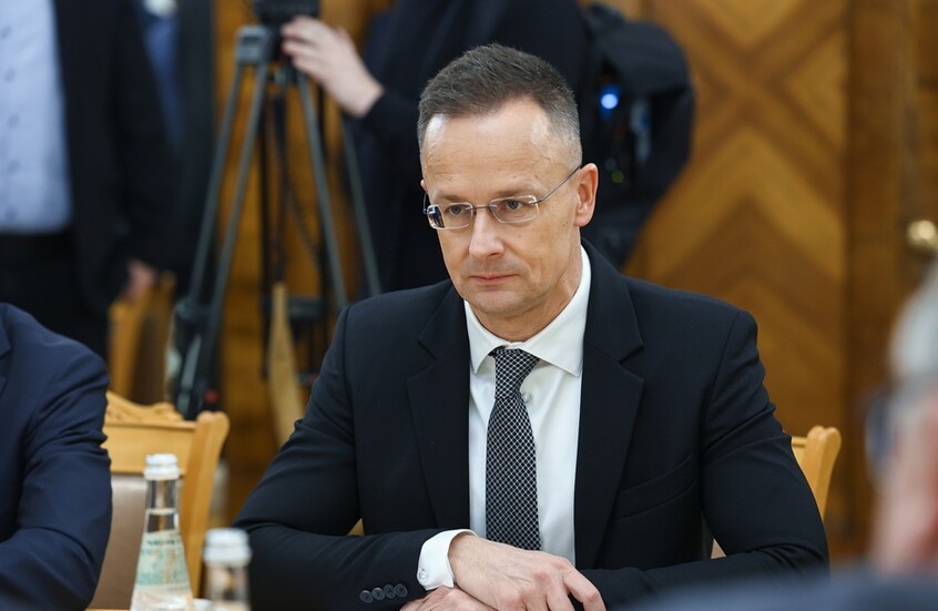 سيارتو يتهم زعيم المعارضة الهنغارية بالتشهير ويلجأ للقضاء