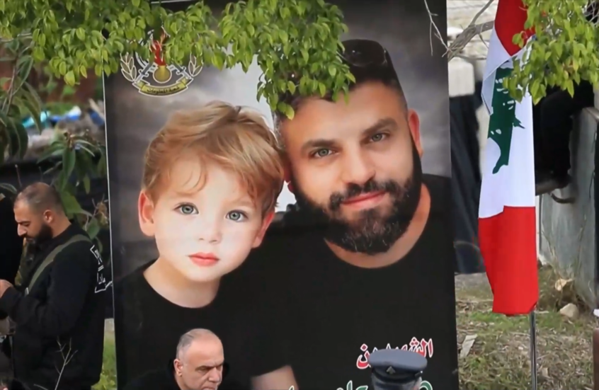 لبنان.. جنازة لضحايا غارة إسرائيلية بينهم طفل يبلغ من العمر 3 سنوات