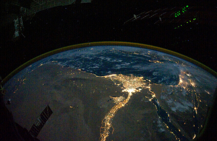 الإعلام العبري يتحدث عن تعاقد مصر على أقمار تجسس