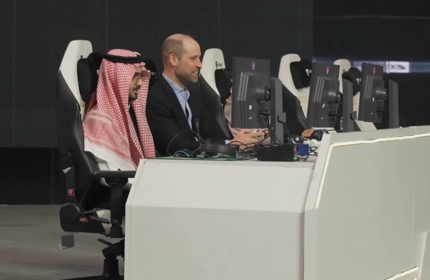 الأمير ويليام يجرب حظه في بطولة الرياضات الإلكترونية في الرياض