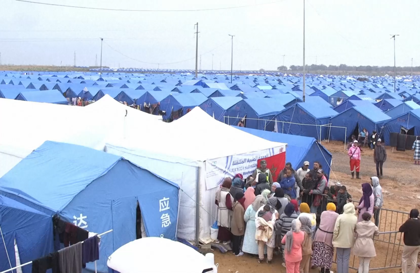 إيواء الآلاف من المتضررين جراء الفيضانات في المغرب في مركز خيام ضخم