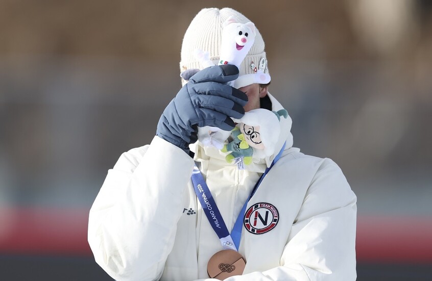 على الهواء مباشرة.. بطل أولمبي يعترف بخيانته لشريكته (فيديو)