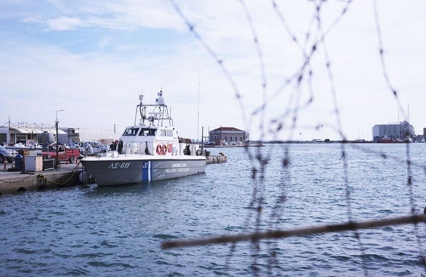 "تحقيق جنائي".. نتائج التشريح تكشف سبب وفاة مهاجري قارب جزيرة خيوس اليونانية