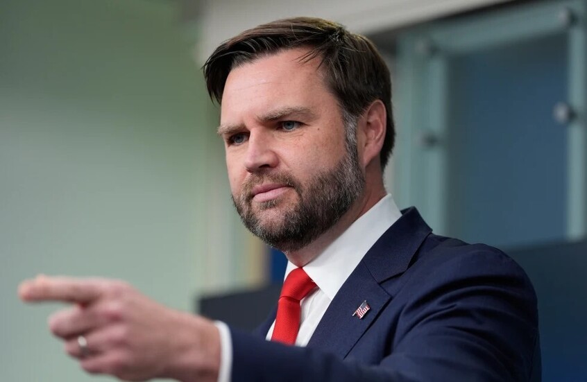 نائب الرئيس الأمريكي: إذا أراد الشعب الإيراني إسقاط النظام فهذا شأنه