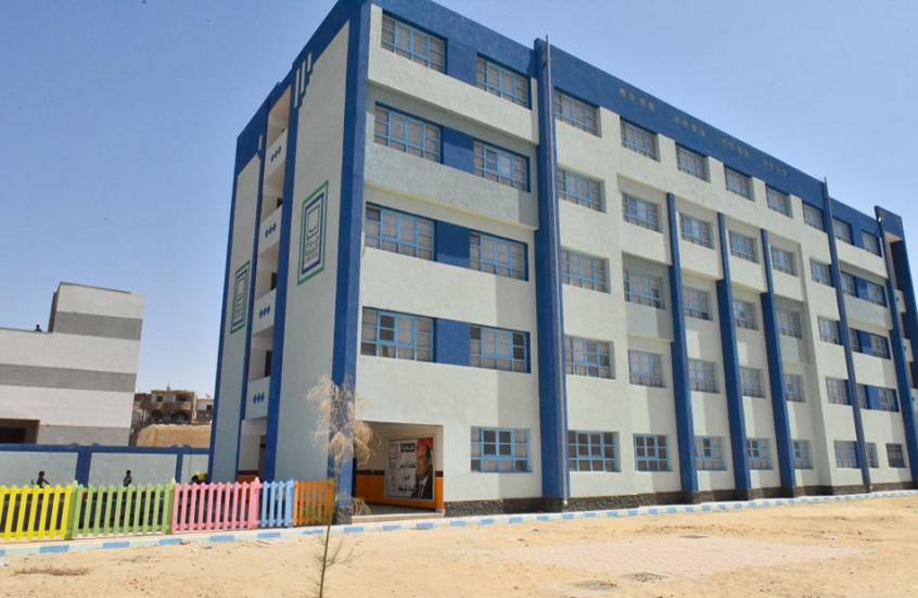 مدرسة مصرية تعاقب طلابا بسبب قصات الشعر.. ومسؤولة حكومية توضح