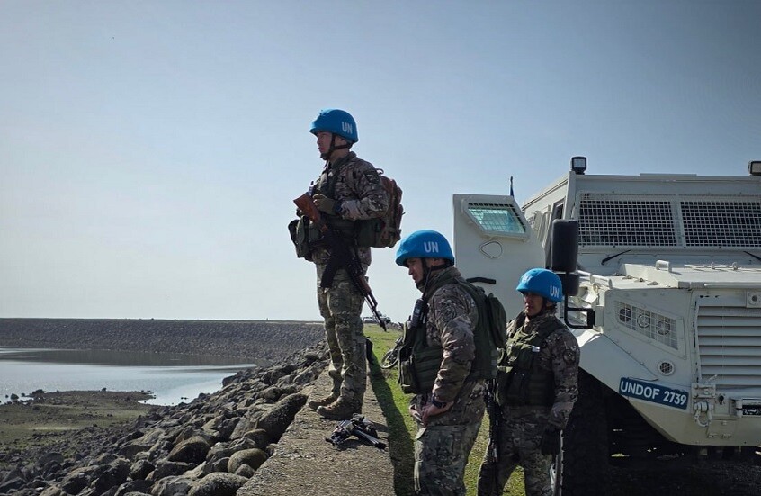 "الأندوف" تُفجّر ذخائر قديمة قرب سد الرقاد في القنيطرة جنوب غربي سوريا (صور)