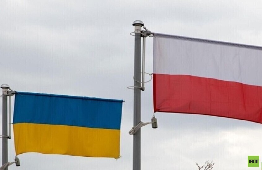 سياسي بولندي يطلب ترخيص سلاح للدفاع عن نفسه من الأوكرانيين!