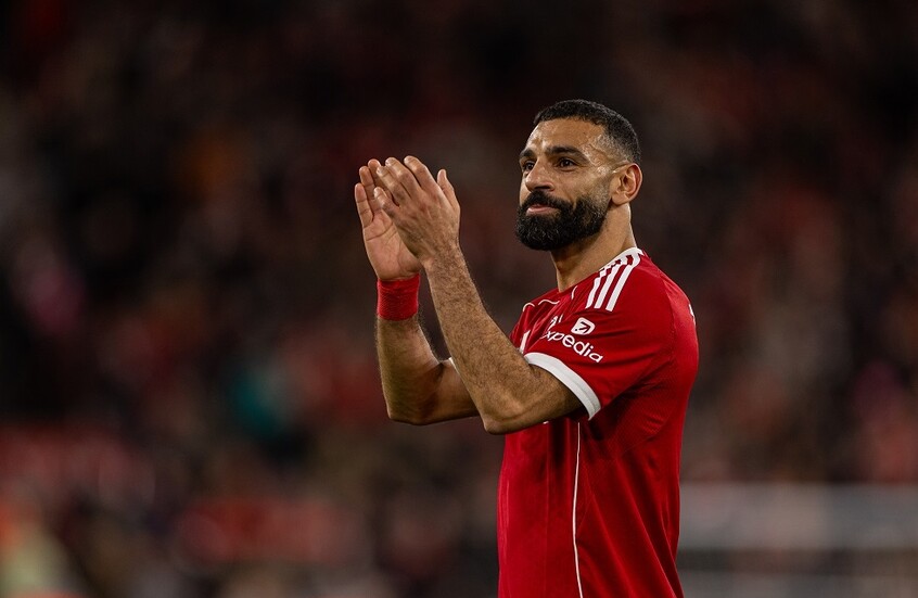 بعد تلقيه عروضا تركية وأمريكية.. مصدر مقرب من صلاح يكشف موقفه من الاتحاد السعودي