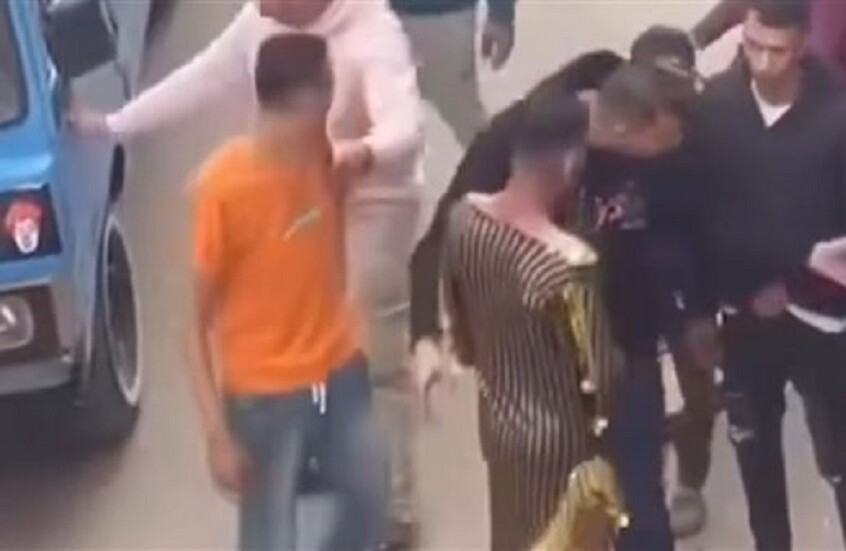 تفاصيل إهانة شاب مصري ببدلة رقص في الشارع