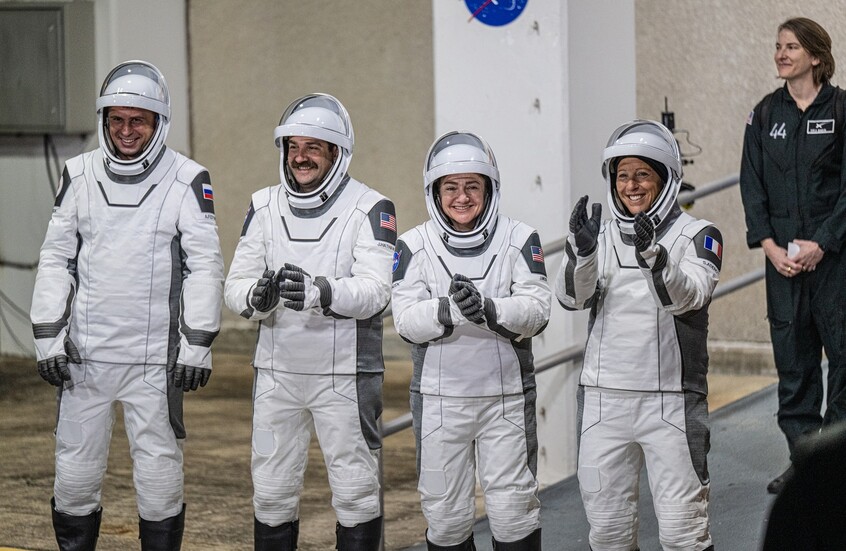 طاقم جديد يتوجه نحو المحطة الفضائية الدولية