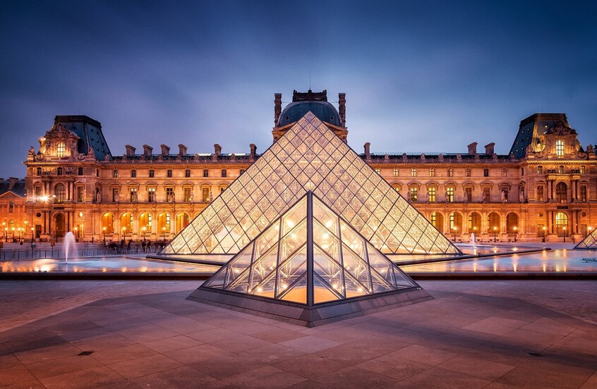 "حالة طارئة" في متحف اللوفر.. تسرب مياه يغلق قاعة "دوشاتيل" ويهدد أعمالا فنية نادرة