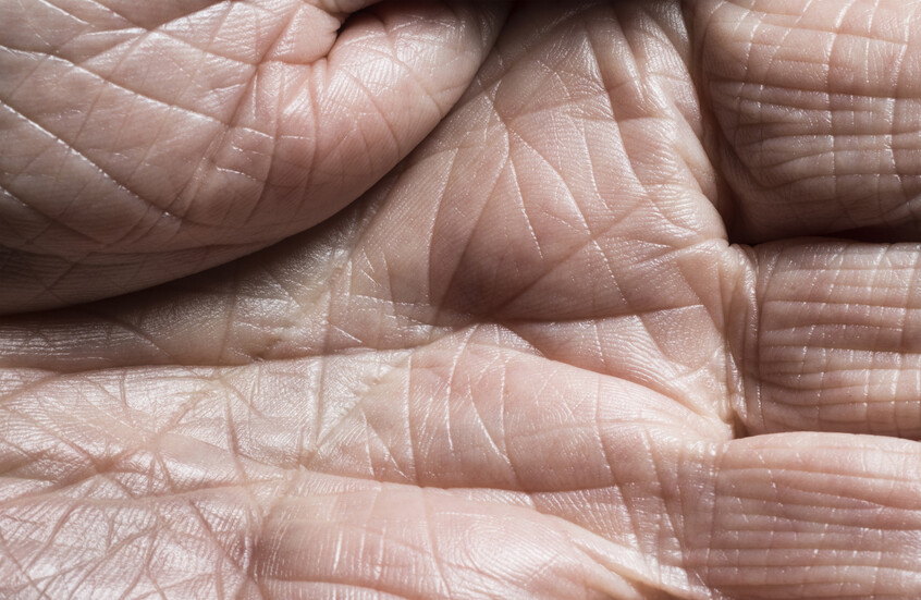 سر مخبأ في الجلد قد يعيد الشباب ويصلح الندوب