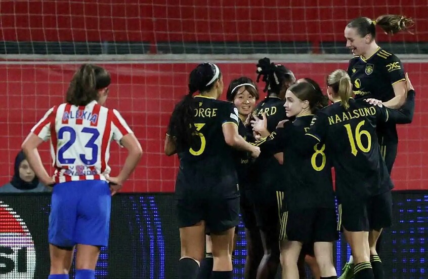 سيدات مانشستر يونايتد يحتفلن بالفوز بطريقة غريبة (فيديو - صورة)