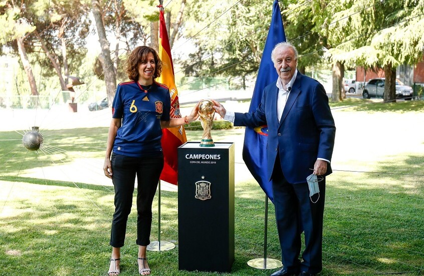 يمتلك "رائحة المدرب الكبير".. الأسطورة ديل بوسكي يكشف مرشحه المفضل لتدريب ريال مدريد