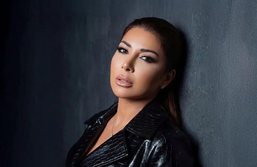 بعد سنوات من الغياب.. ألين خلف تذرف الدموع على المسرح وتخطف الأنظار (فيديو)