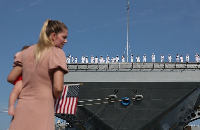 حاملة "جيرالد فورد" تبحر إلى الشرق الأوسط حسب مهلة ترامب