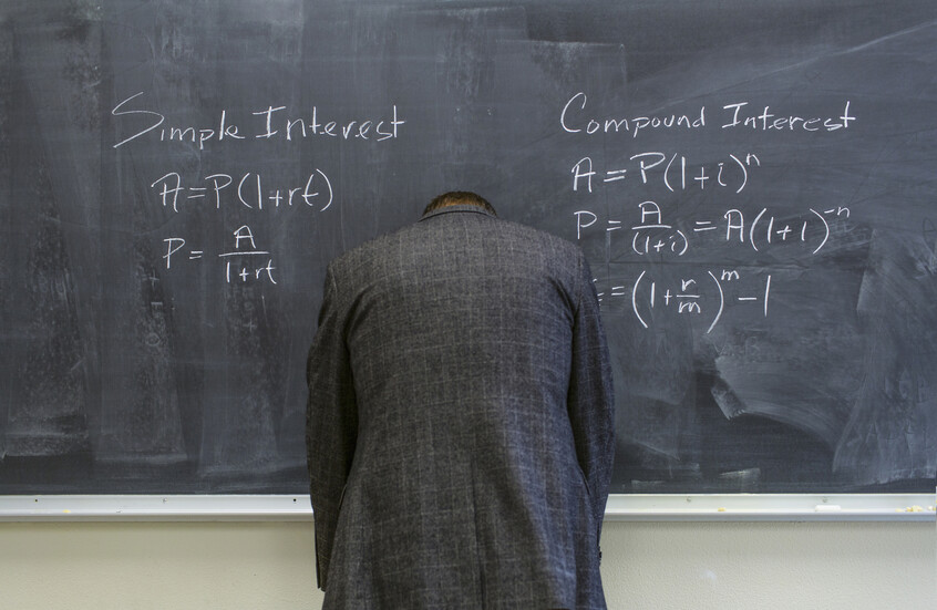 فضيحة تعليمية تهز كاليفورنيا.. مرشح لـ"معلّم العام" متهم بطلب أفعال جنسية من فتى قاصر!