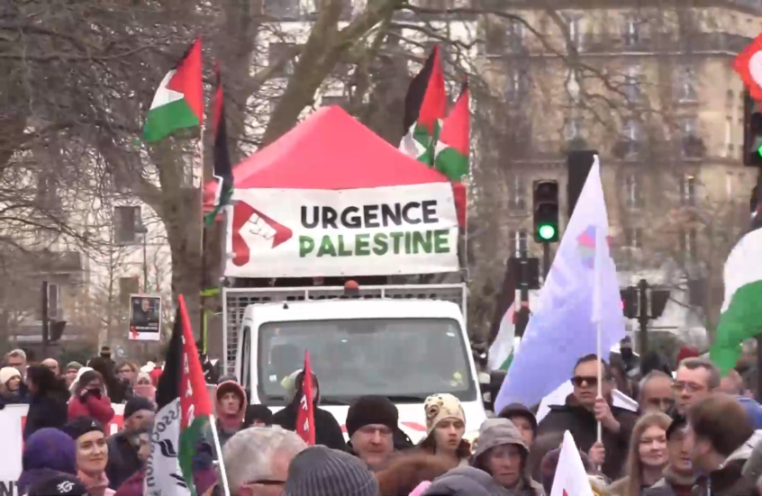 متظاهرون في باريس يطالبون بمزيد من الحكم الذاتي لغزة ويرفضون نموذج "مجلس السلام"