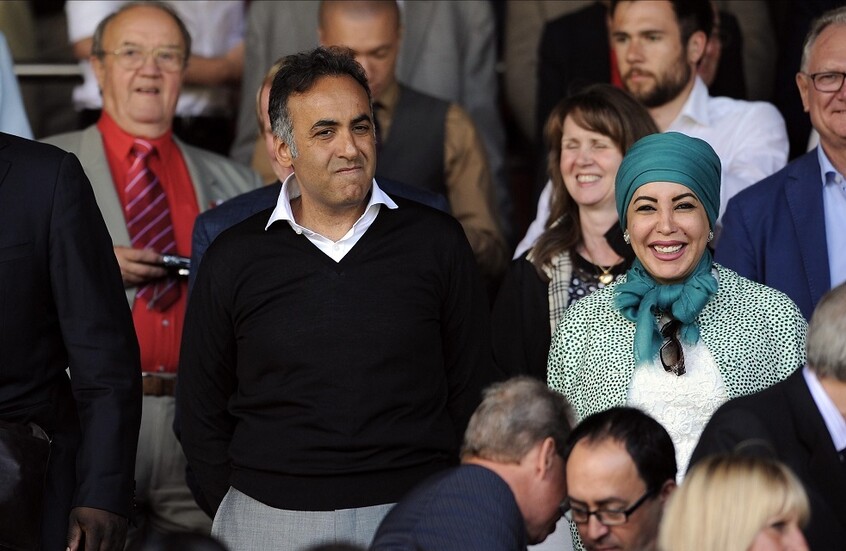 رجل أعمال عربي يتعرض للطعن.. تفاصيل اقتحام لصوص لمنزل مالك فريق إنجليزي سابقا