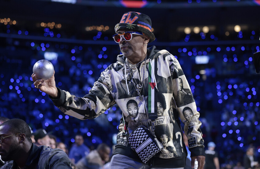 المخرج الأمريكي سبايك لي يعلن دعمه لفلسطين