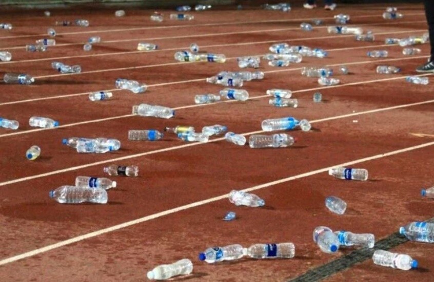 حرب القوارير.. ماذا حدث في مباراة الأهلي والجيش الملكي بدوري الأبطال؟ (فيديو)