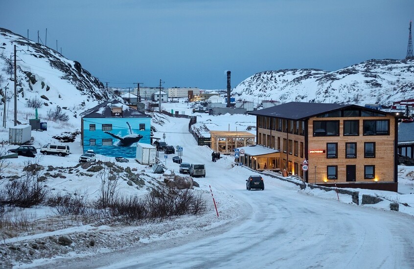 روسيا.. تحرير 280 سيارة حاصرتها الثلوج (فيديو)