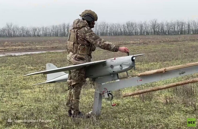 مسيرات "أورلان-10" ووحدات المدفعية تستهدف مواقع العدو في مقاطعة خرسون