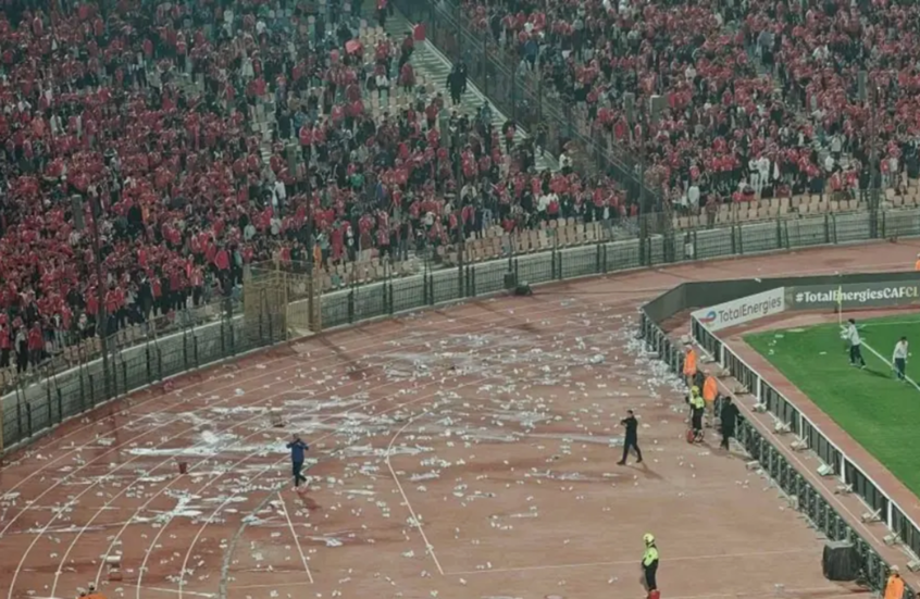 "الكاف" يعلن عن قرار عاجل بعد أحداث مباراة الأهلي المصري والجيش الملكي المغربي