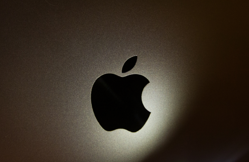 آبل تطلق تحديثا طارئا لـ iOS وتدعو المستخدمين إلى تثبيته فورا