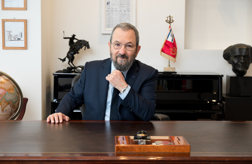 مقال إسرائيلي: إيهود باراك حصل على "خصم المشاهير" في قضية المجرم الجنسي إبستين!