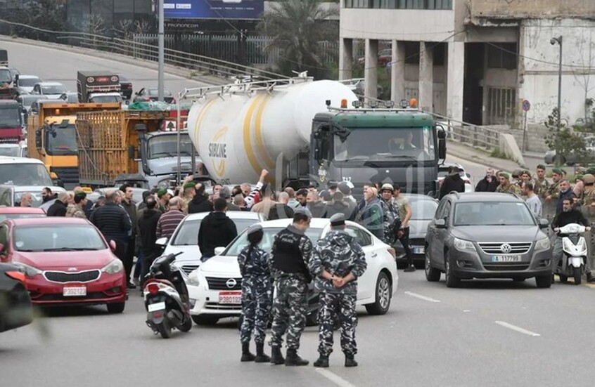 الجيش اللبناني يوضح حادث تعرّضه لصحفيين أثناء تغطية احتجاجات بيروت
