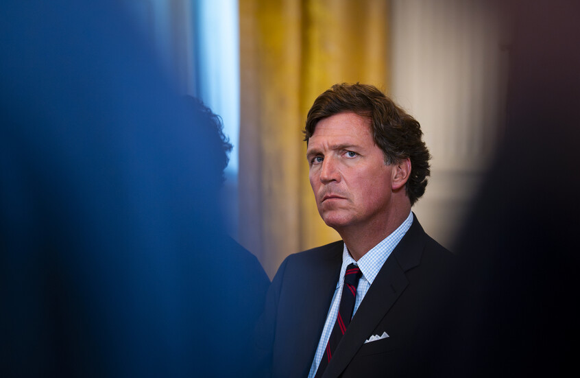 "احتجاز" تاكر كارلسون في إسرائيل