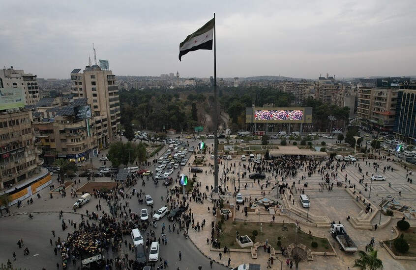 هل "يمهد للتسوية السياسية والمصالحات"؟.. قراءة في العفو الرئاسي العام في سوريا