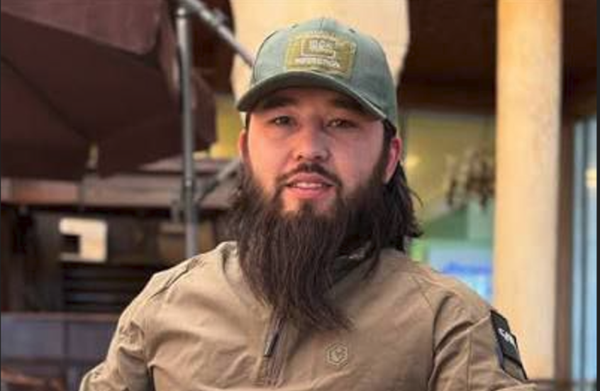 المقاتل التركستاني "أبو دجانة" خارج القضبان.. السجون السورية تفتح أبوابها تنفيذا لعفو رئاسي (فيديو)