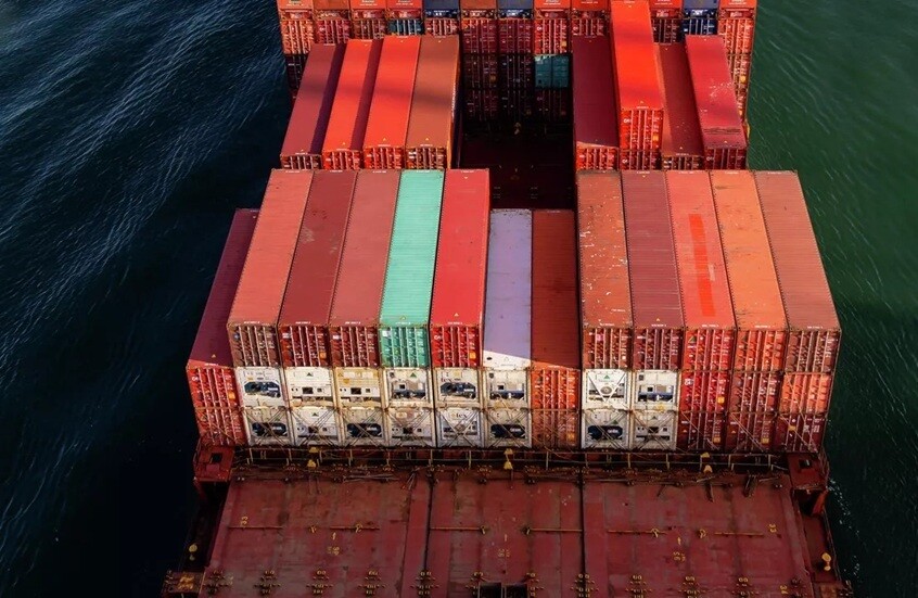 الدنمارك تحتجز سفينة حاويات إيرانية للاشتباه في تسجيلها بشكل غير قانوني