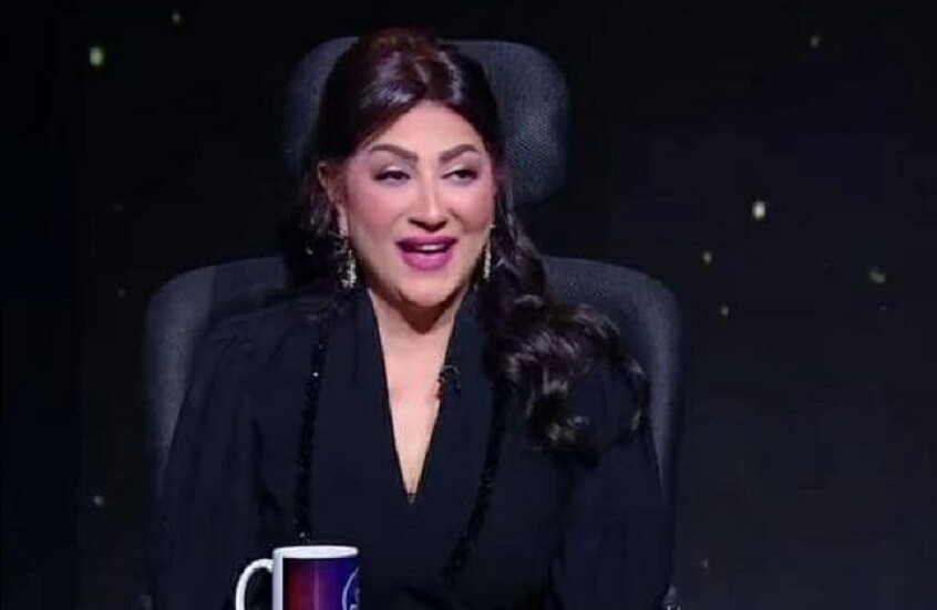 "مضحك إلى حد البكاء".. الفنانة المصرية وفاء عامر تعلق على اتهامها بتجارة الأعضاء (فيديو)