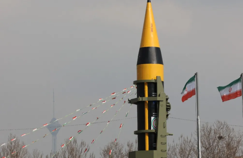 إيران تهدد بإغراق حاملات الطائرات الأمريكية إذا اندلعت الحرب