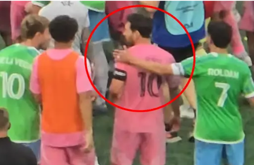 تدخل حاسم من سواريز يمنع ميسي من ارتكاب المحظور!