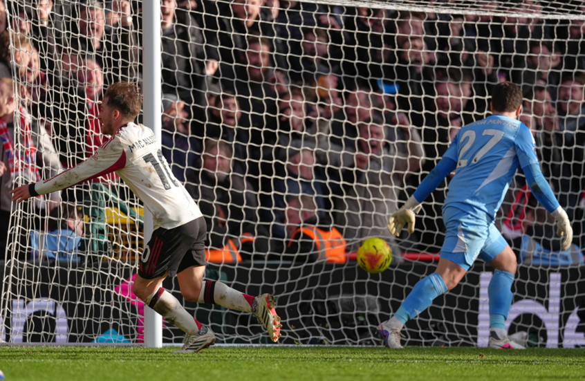 ليفربول يقتنص فوزا ثمينا أمام نوتنغهام بهدف "قاتل"