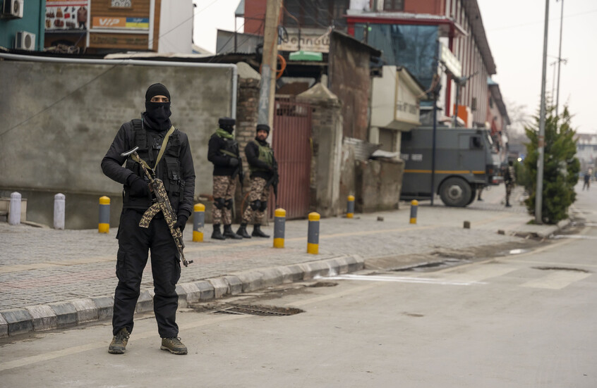 الجيش الهندي يعلن مقتل 3 مشتبه بهم بالتمرد في اشتباكات مسلحة بكشمير