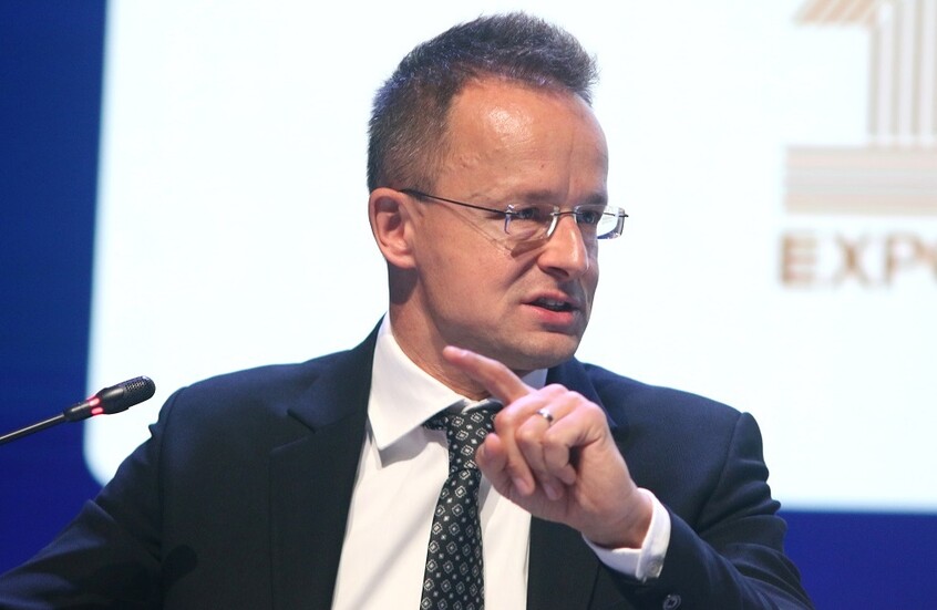 "المعركة كبيرة والجميع متعطش لدمائنا".. سيارتو يتحدث عن اجتماع وزراء خارجية الاتحاد الأوروبي اليوم