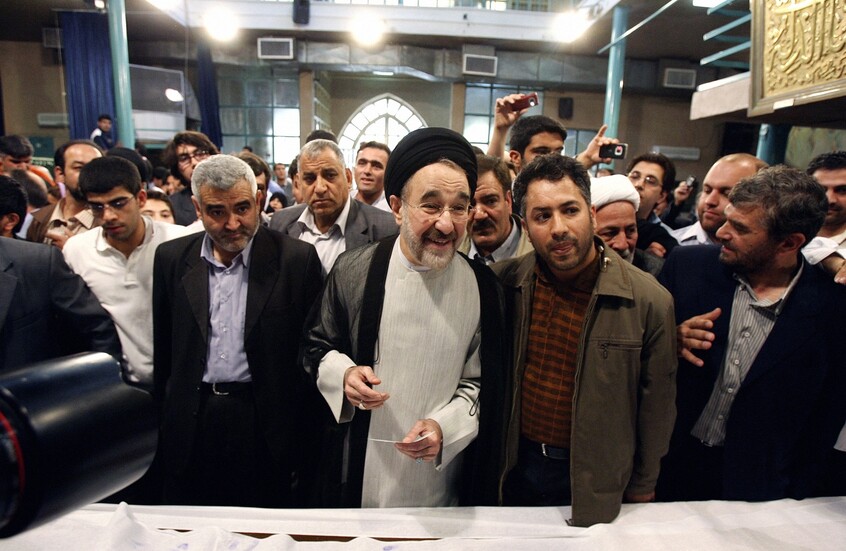 "إرنا": خبر مغادرة خاتمي لإيران مفبرك