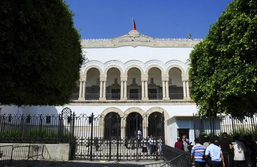 تونس.. الإفراج عن المحامي أحمد صواب