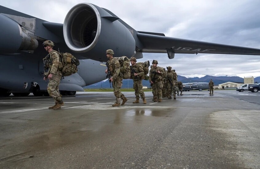 السيناتور الجمهوري توم كوتون: لا أعتقد أن الحرب أمر لا مفر منه وعلى إيران التعامل مع ترامب بجدية