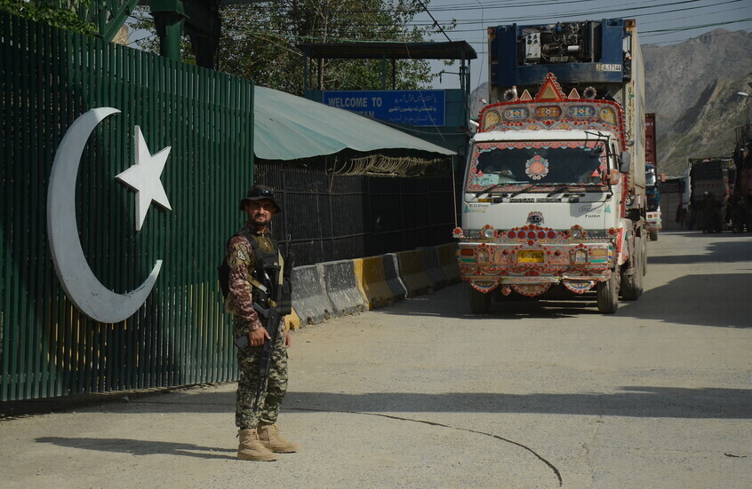 باكستان.. مسلحون يقتلون 6 رجال شرطة ومدنيا خلال هجومين شمال غرب البلاد