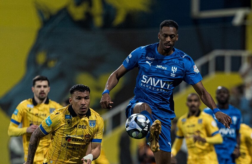 شاهد.. الهلال يواصل مسلسل نزيف النقاط لصالح النصر والأهلي