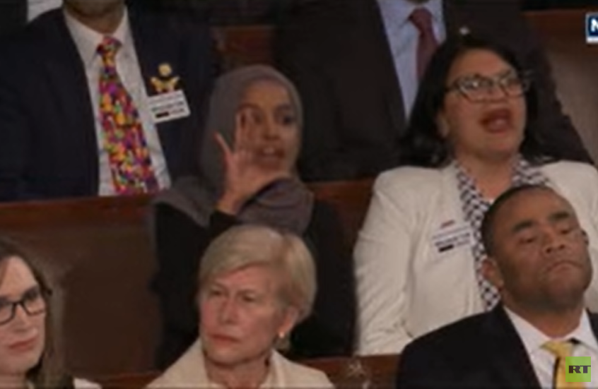 بالفيديو.. إلهان عمر ورشيدة طليب تصرخان في وجه ترامب "كاذب وقاتل"!