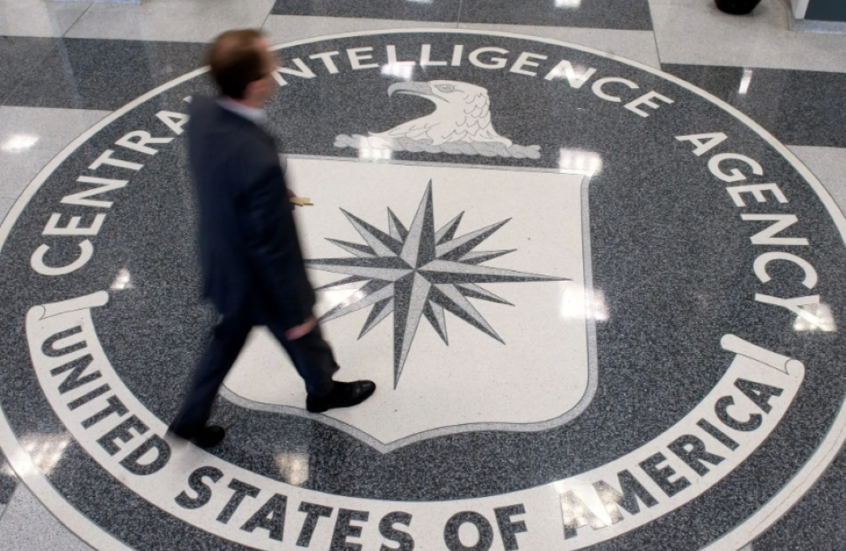 فيديو.. CIA تدعو الإيرانيين بالفارسية للتواصل معها: "نسمع صوتكم ونريد مساعدتكم"!